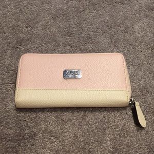 Guess large wallet